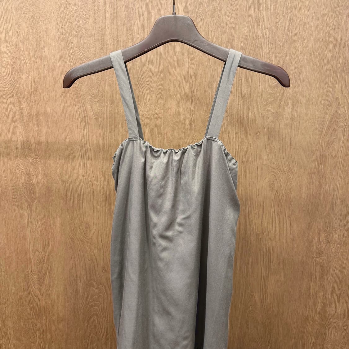 바네사 브루노 슬리브리스 미니 원피스 스모킹 셔링 밴딩 디테일 베이지 상품이미지4