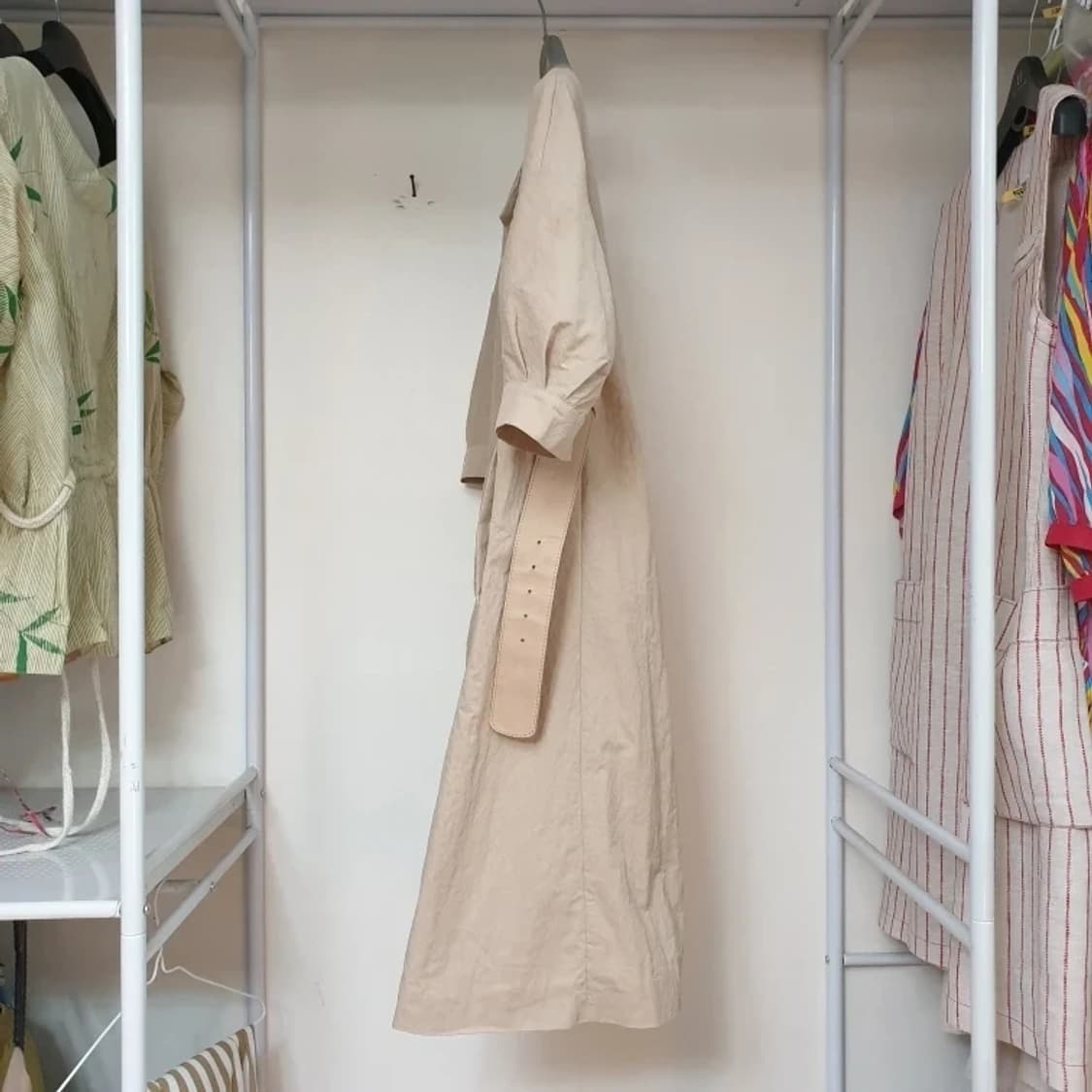 명품 MARNI 마르니 쇼라인 오픈카라 하이웨이스트 벨티드 원피스형 코트 상품이미지4