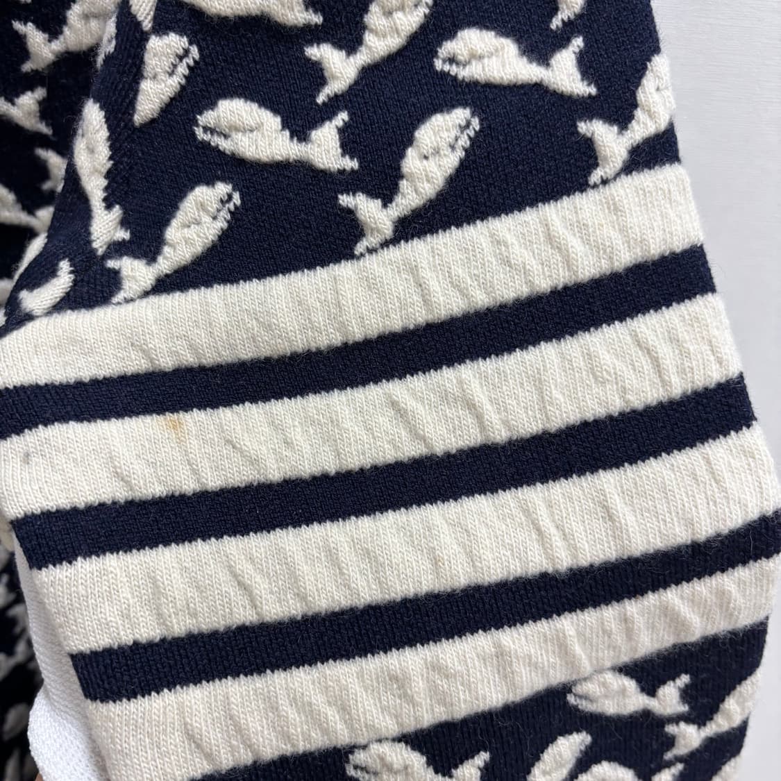 [2]톰브라운 사선완장 캐시미어 고래 니트 상품이미지2