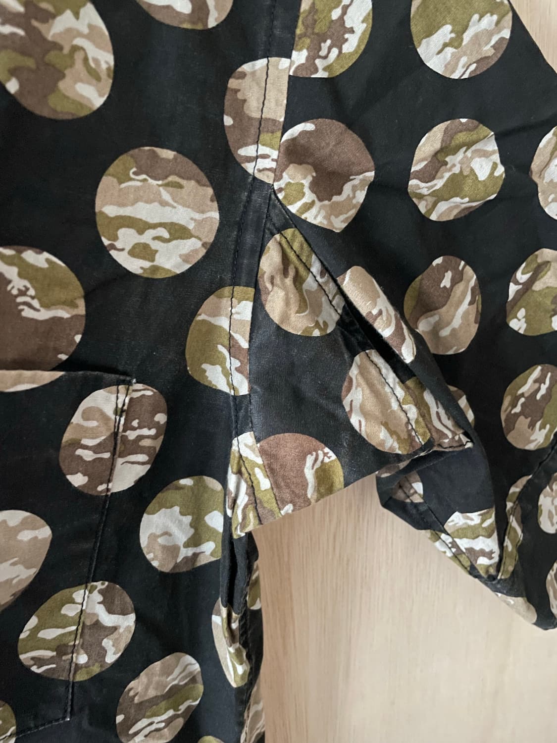 꼼데가르송 옴므플러스 카모 닷 셔츠 상품이미지7