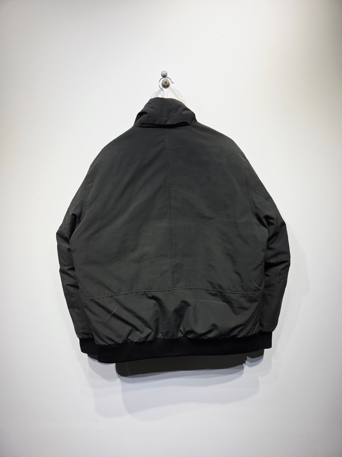 내셔널지오그래픽 유틸리티 덕다운 숏패딩 차콜 상품이미지6