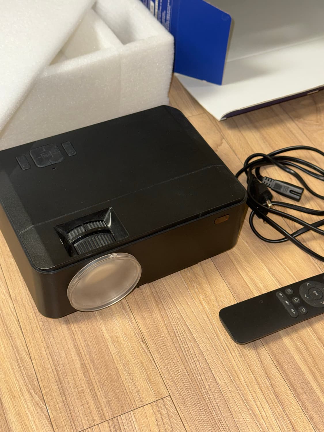 씨앤케이 RnK72 미니빔 프로젝터 + 구글 크롬캐스트 3세대 홈시네마  상품이미지2