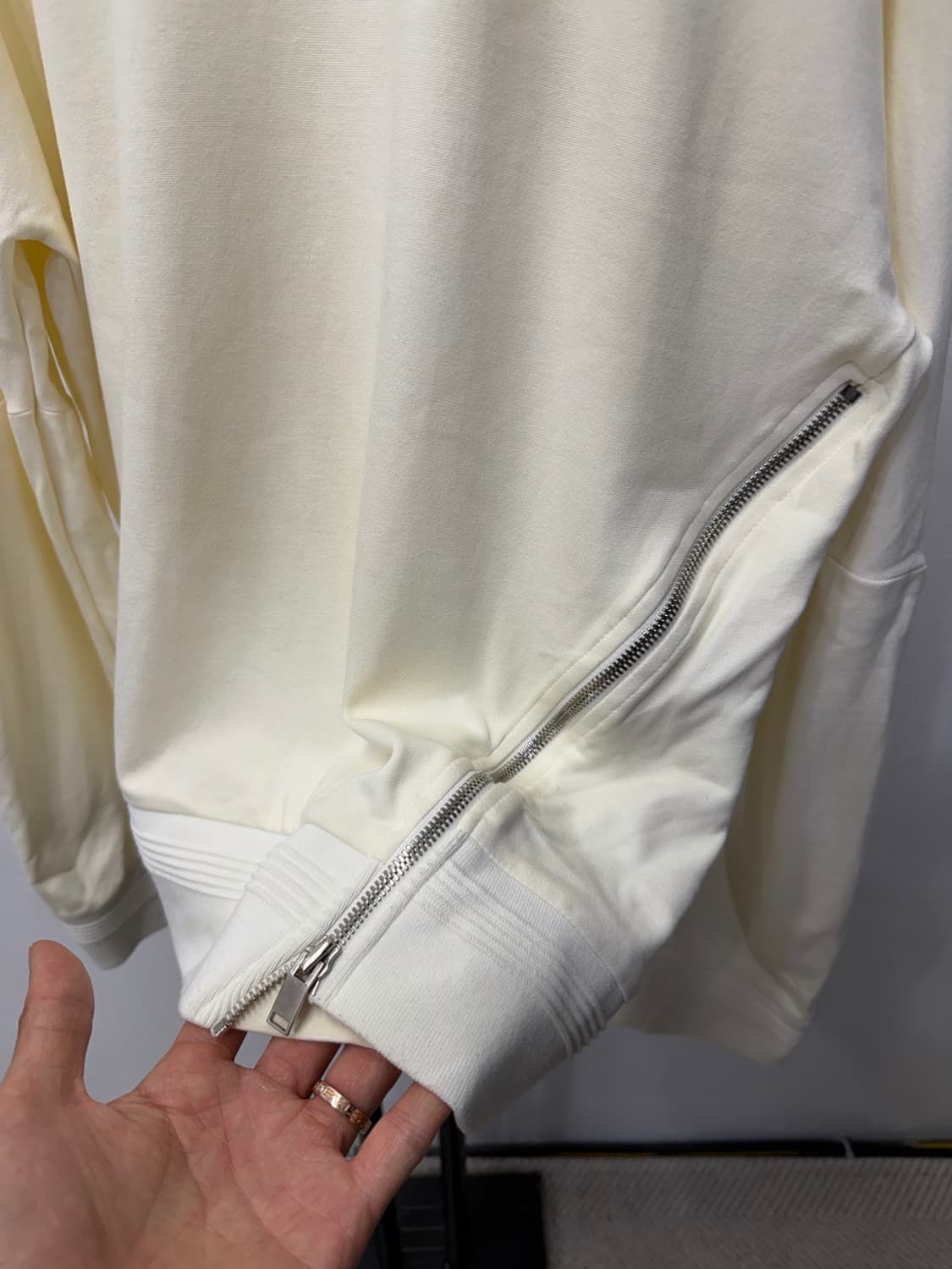 정품) 시스템옴므 한섬 지퍼 포인트 맨투맨 100 상품이미지4