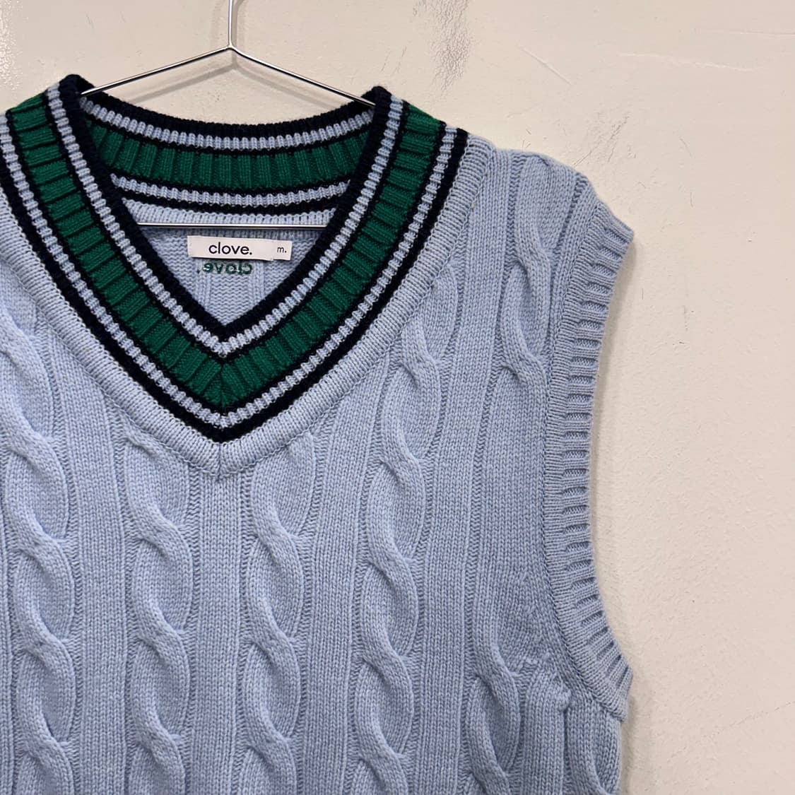 클로브 양모 배색 브이넥 꽈배니 니트 베스트 상품이미지1