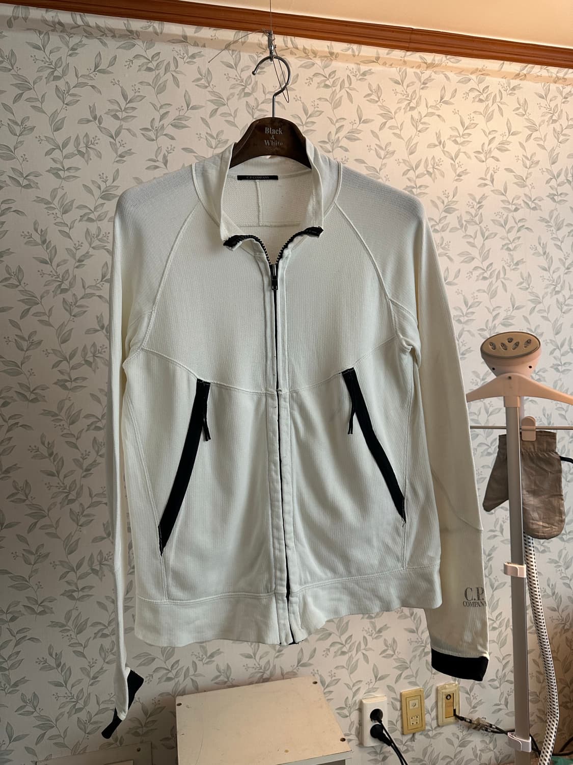 CP컴퍼니 짚업 자켓 아이보리 95 정품 상품이미지1