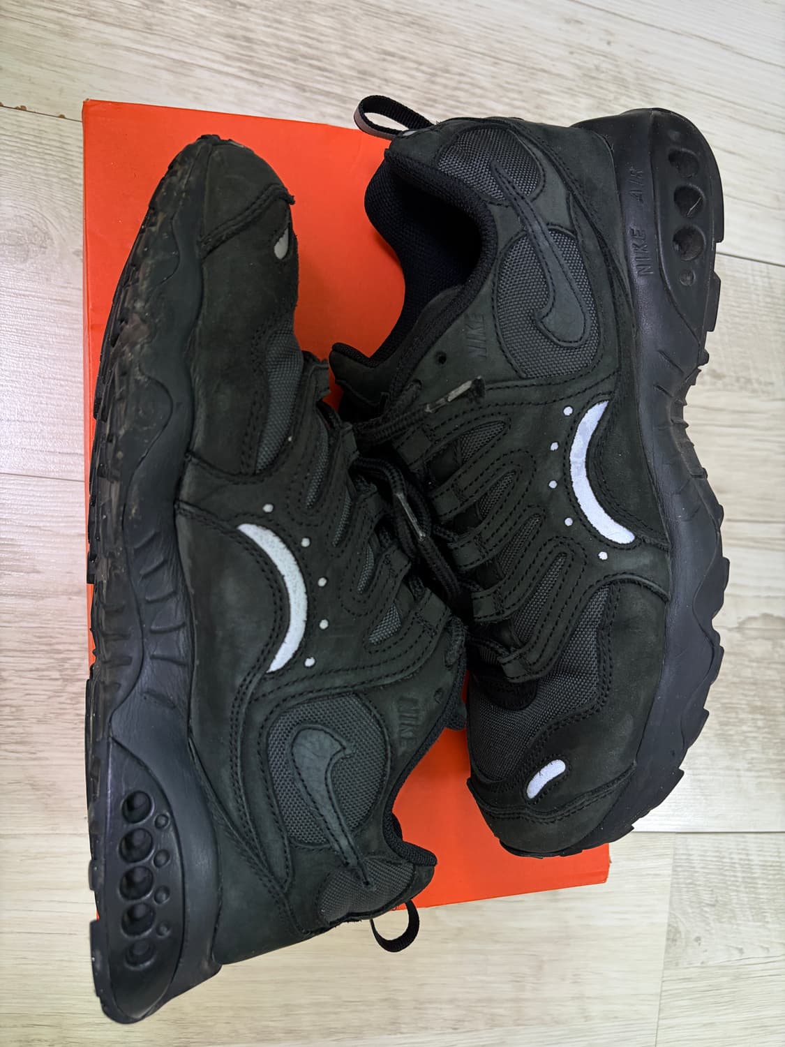 [275] 나이키 에어 테라 휴마라 SP 블랙 앤 앤트러사이트 상품이미지4