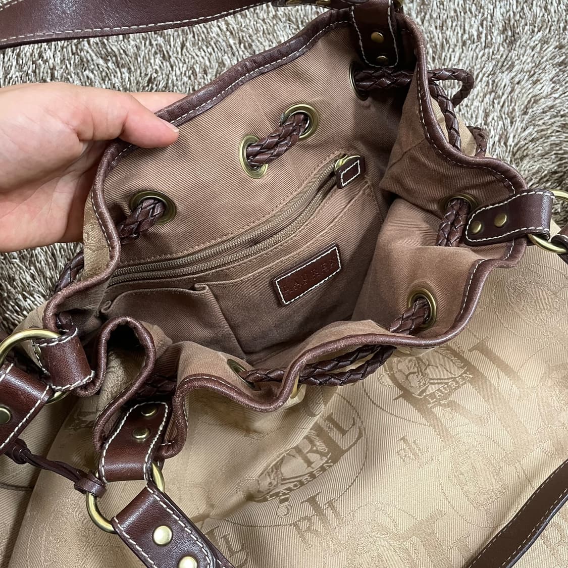 로렌 랄프 로렌 LAUREN Ralph Lauren 브라운 태슬 버킷백 상품이미지4
