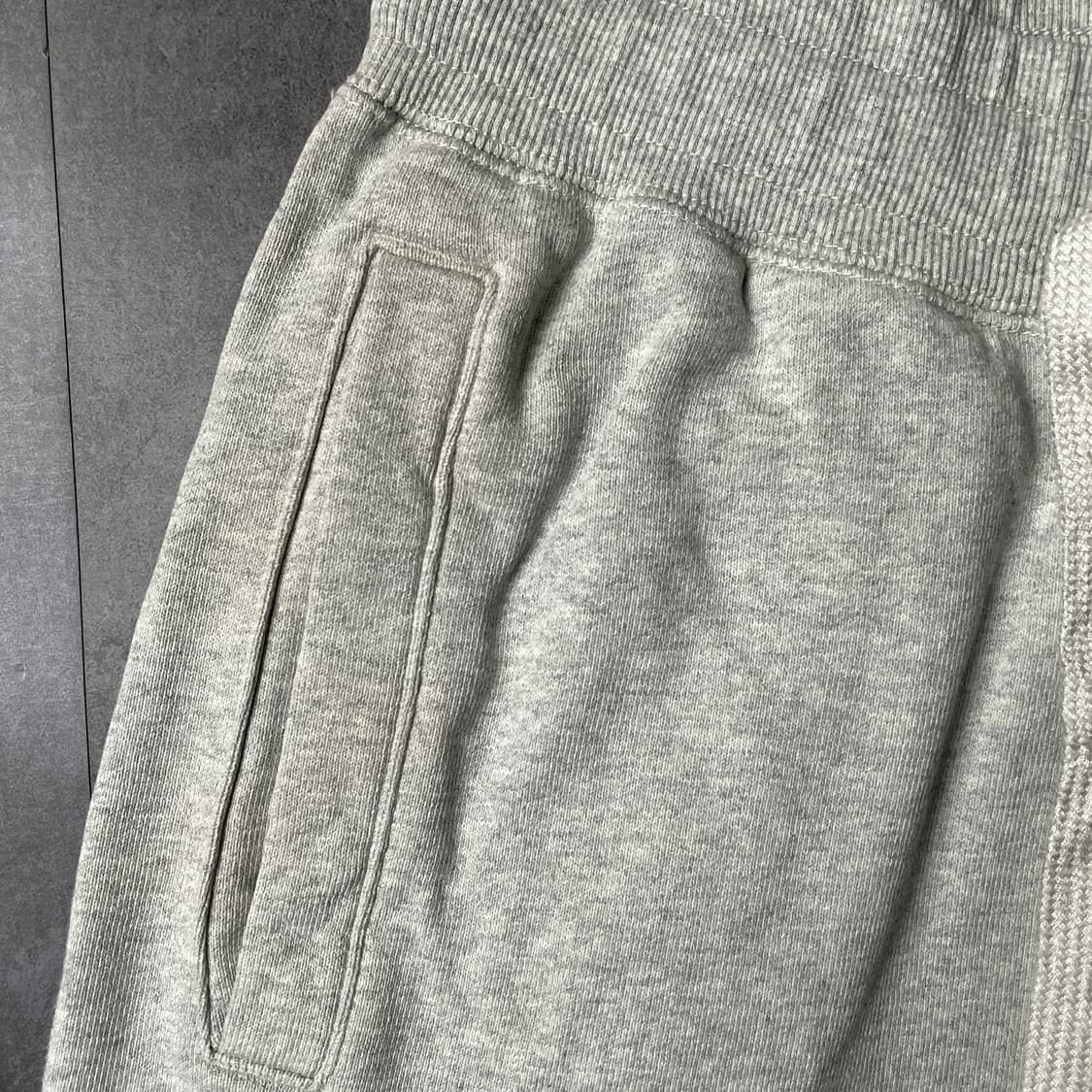 NIKE 나이키 그레이 밴딩 스웨트 하프팬츠 A01165 상품이미지3