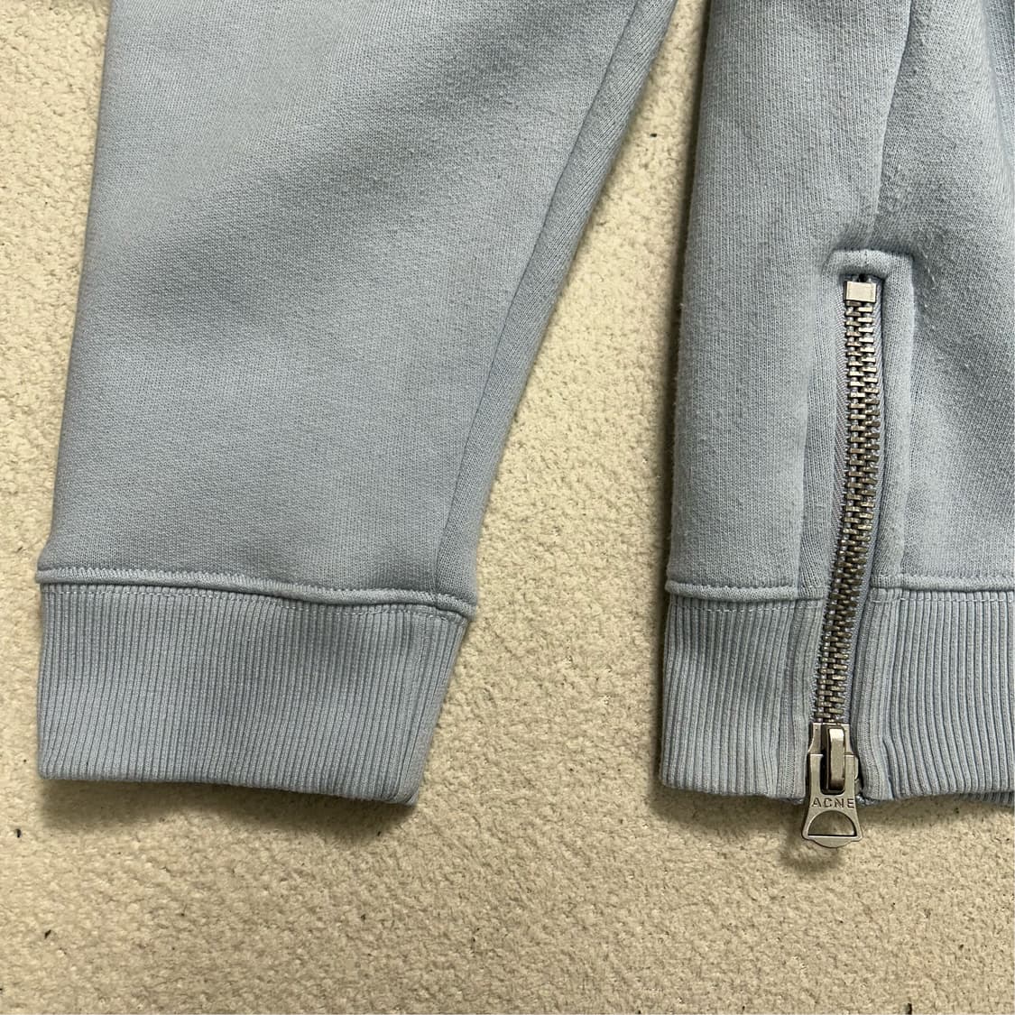 아크네스튜디오 크롭 맨투맨 스카이블루 XXS 상품이미지2