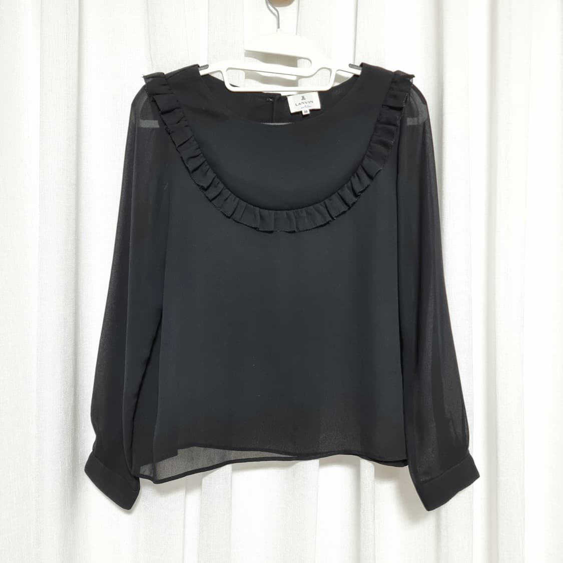 랑방온블루 프릴카라 시스루 블라우스 (55/표기38) 상태최상 상품이미지1