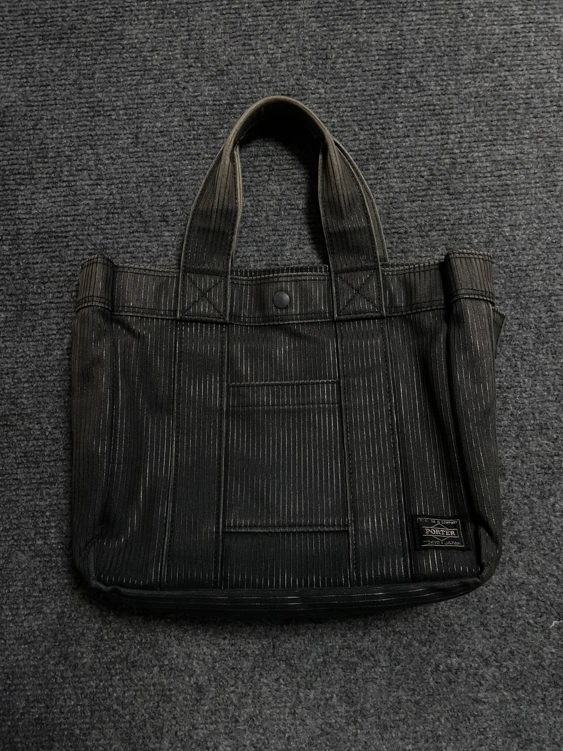 포터 드로잉 블랙 스트라이프 토트백 상품이미지1