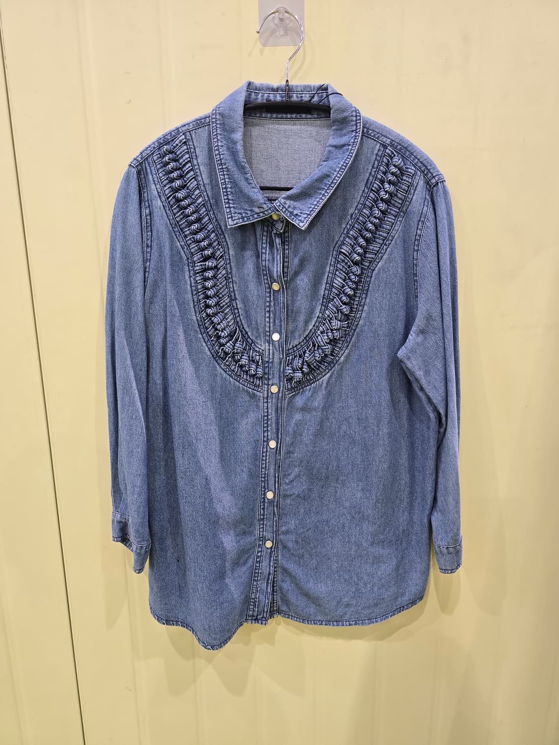 청 데님 셔츠 프릴 장식 긴팔 상품이미지1