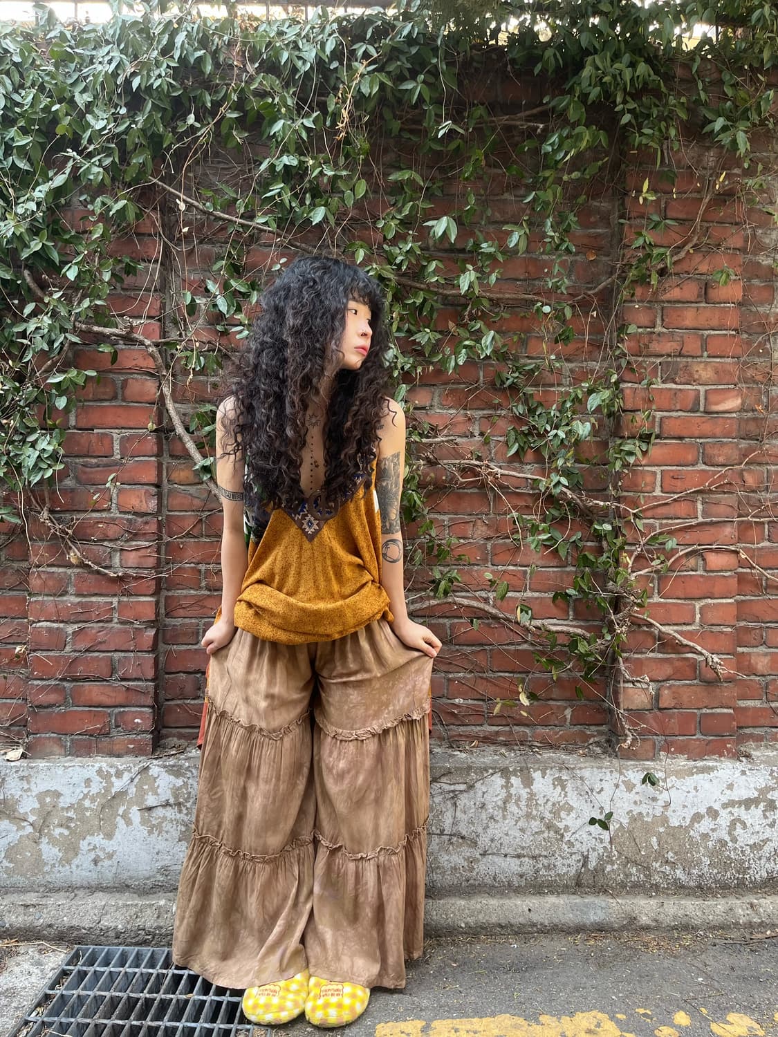 브라운 타이다이 패턴 와이드 팬츠 상품이미지1