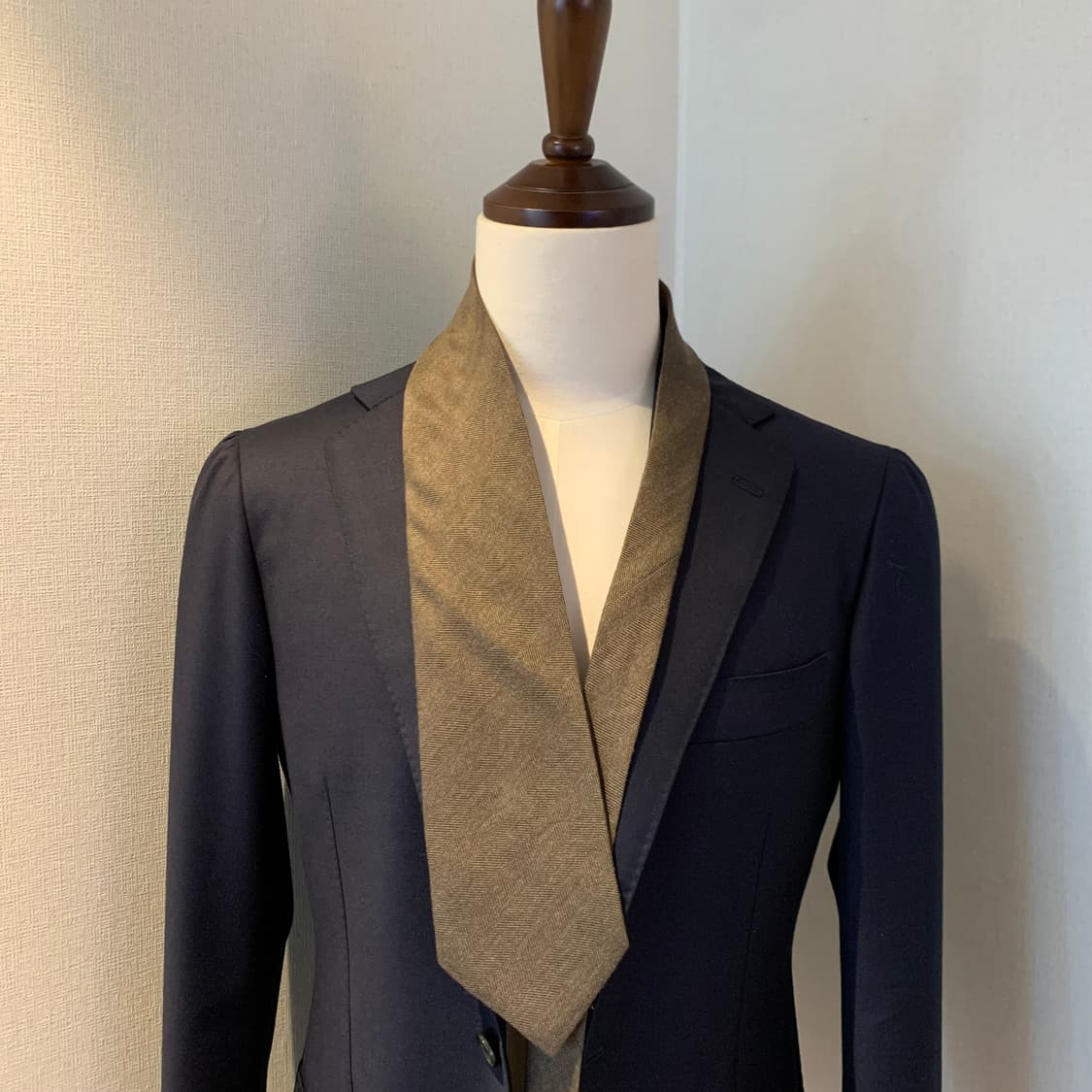 버버리(BURBERRY) 레지멘탈 브라운 클래식 명품넥타이 A+ 정장수트 상품이미지1