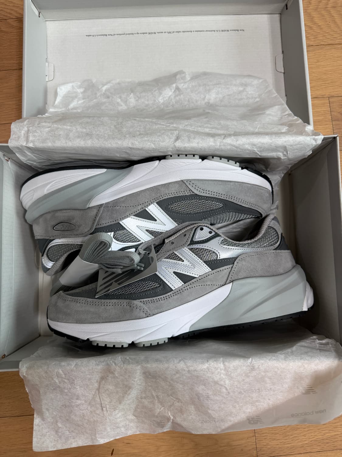 [255] 뉴발란스 우먼스 990 V6 그레이 D 와이드 상품이미지1