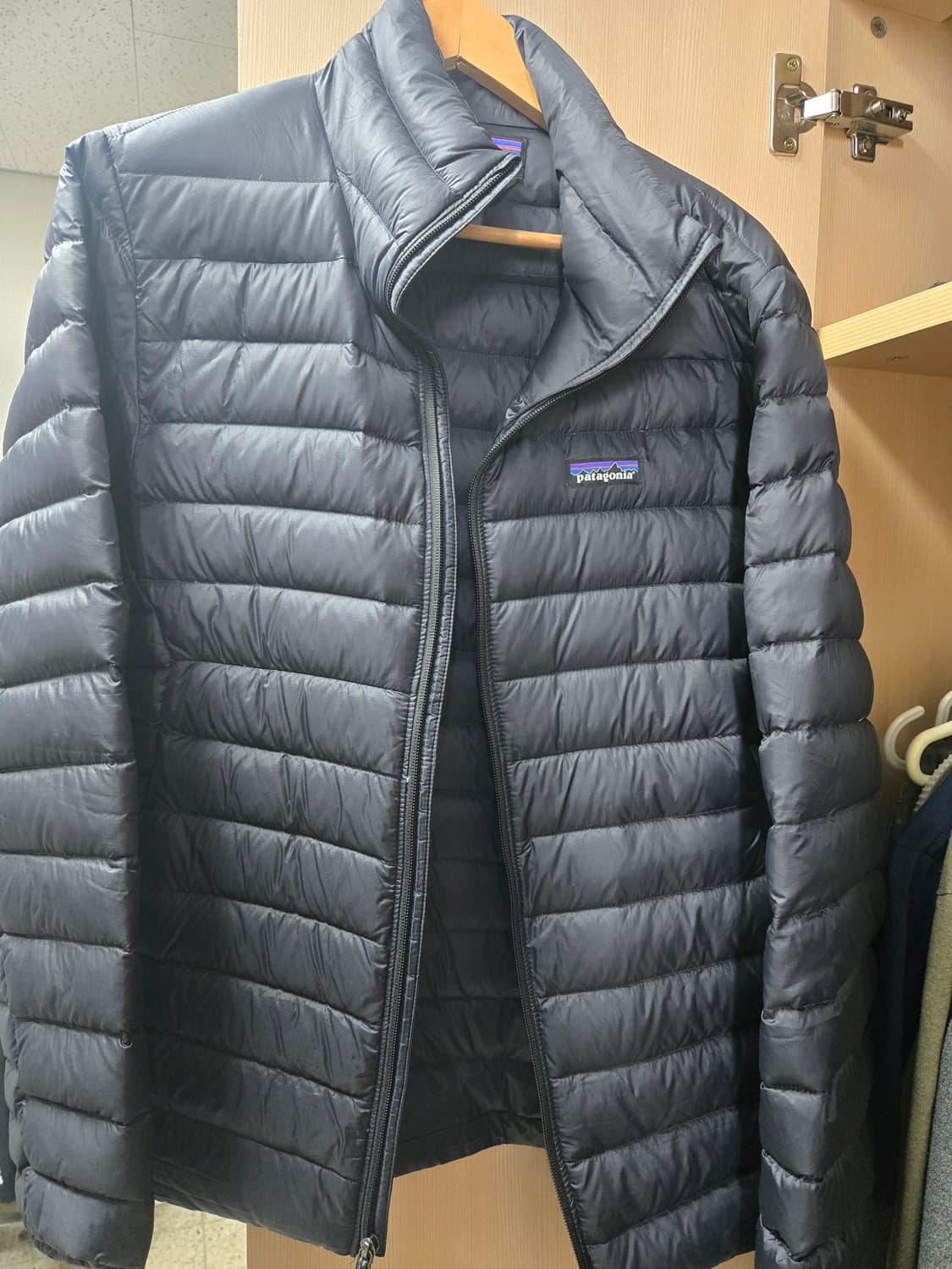 (새상품)파타고니아 다운스웨터 경량패딩 블랙 M사이즈 상품이미지2
