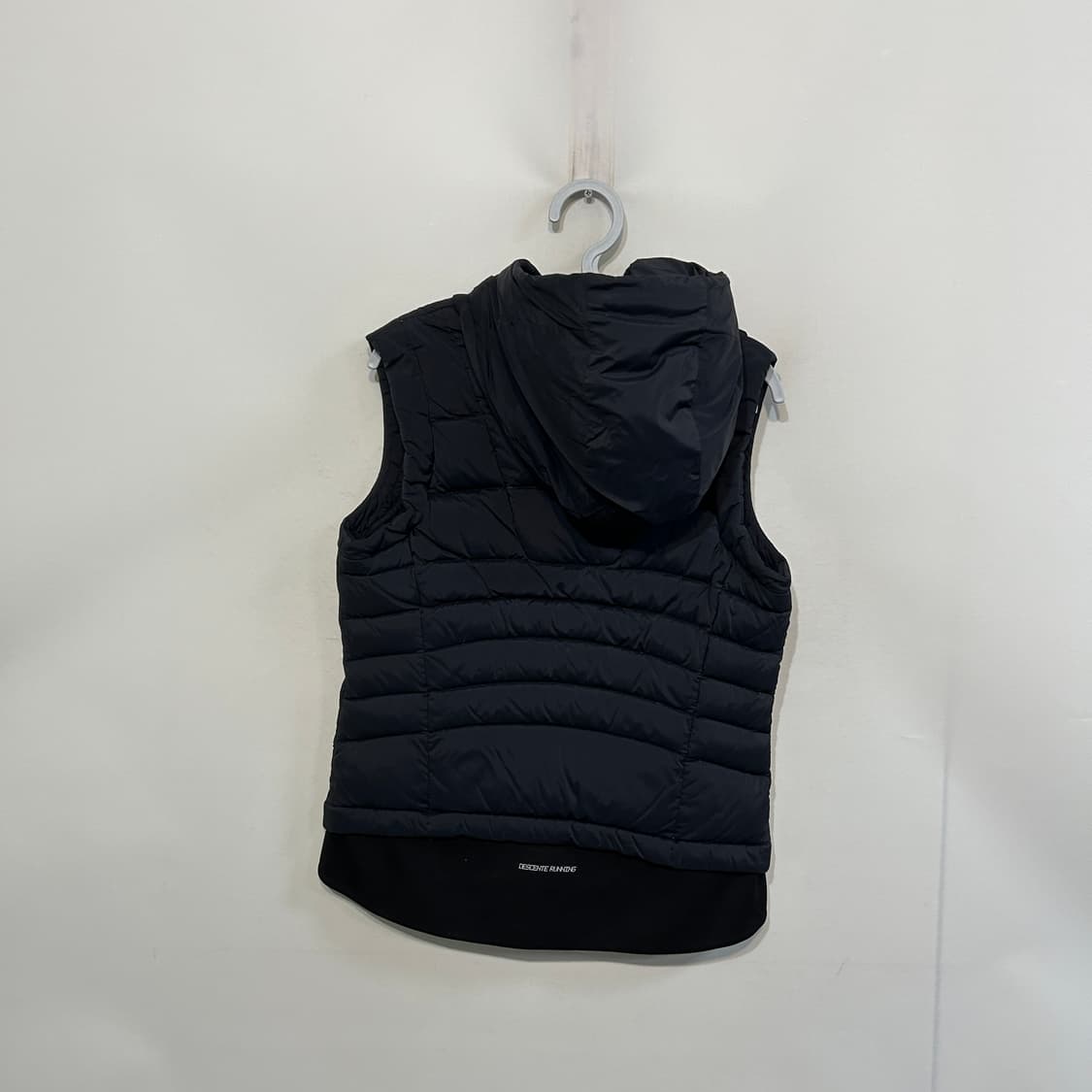 데상트 여성 패딩조끼 베스트 90  상품이미지3