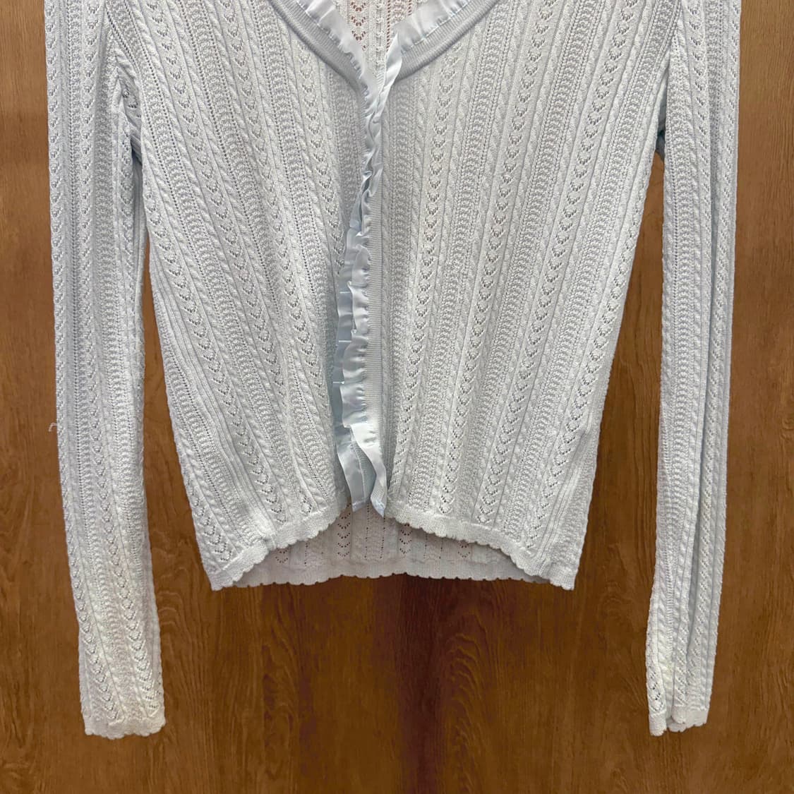 꾸레쥬 브이넥 레이스 오픈워크 니트 조직 긴팔 가디건 슬림핏 연소라 상품이미지5