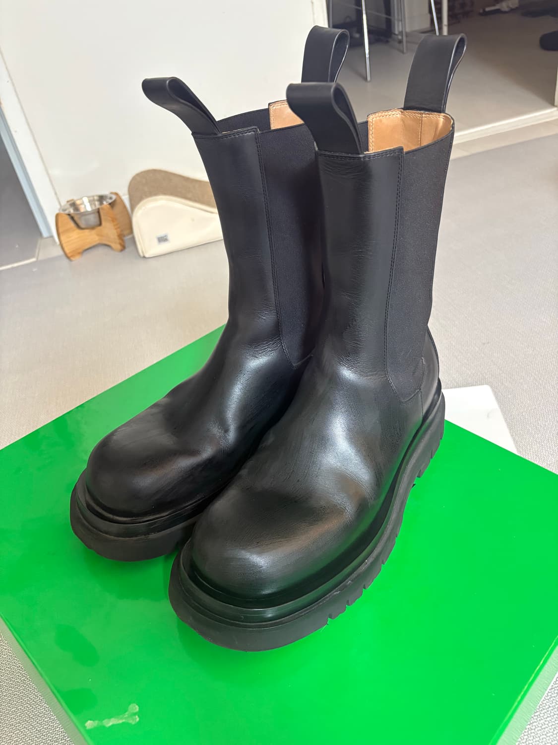 보테가 러그 부츠 275 사이즈 판매합니다 새상품급 박스랑 다있음 상품이미지3