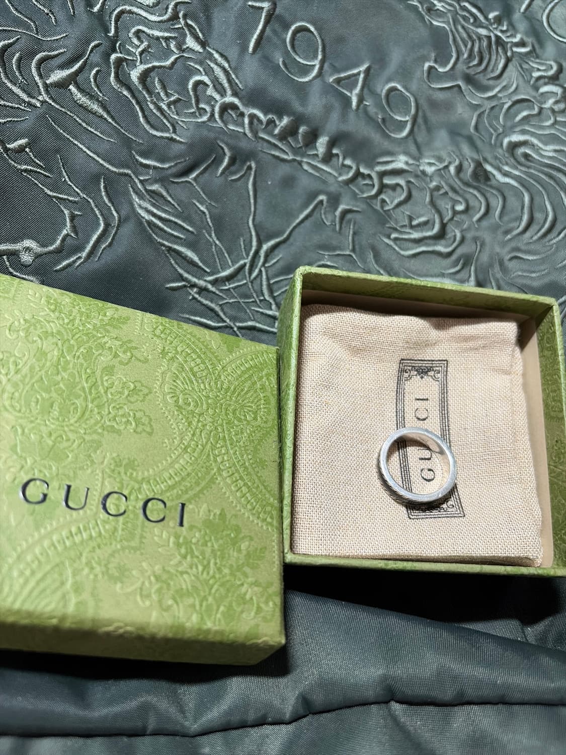 구찌 G 반지 17호 여친과 헤어져 싸게 팝니다.  상품이미지1