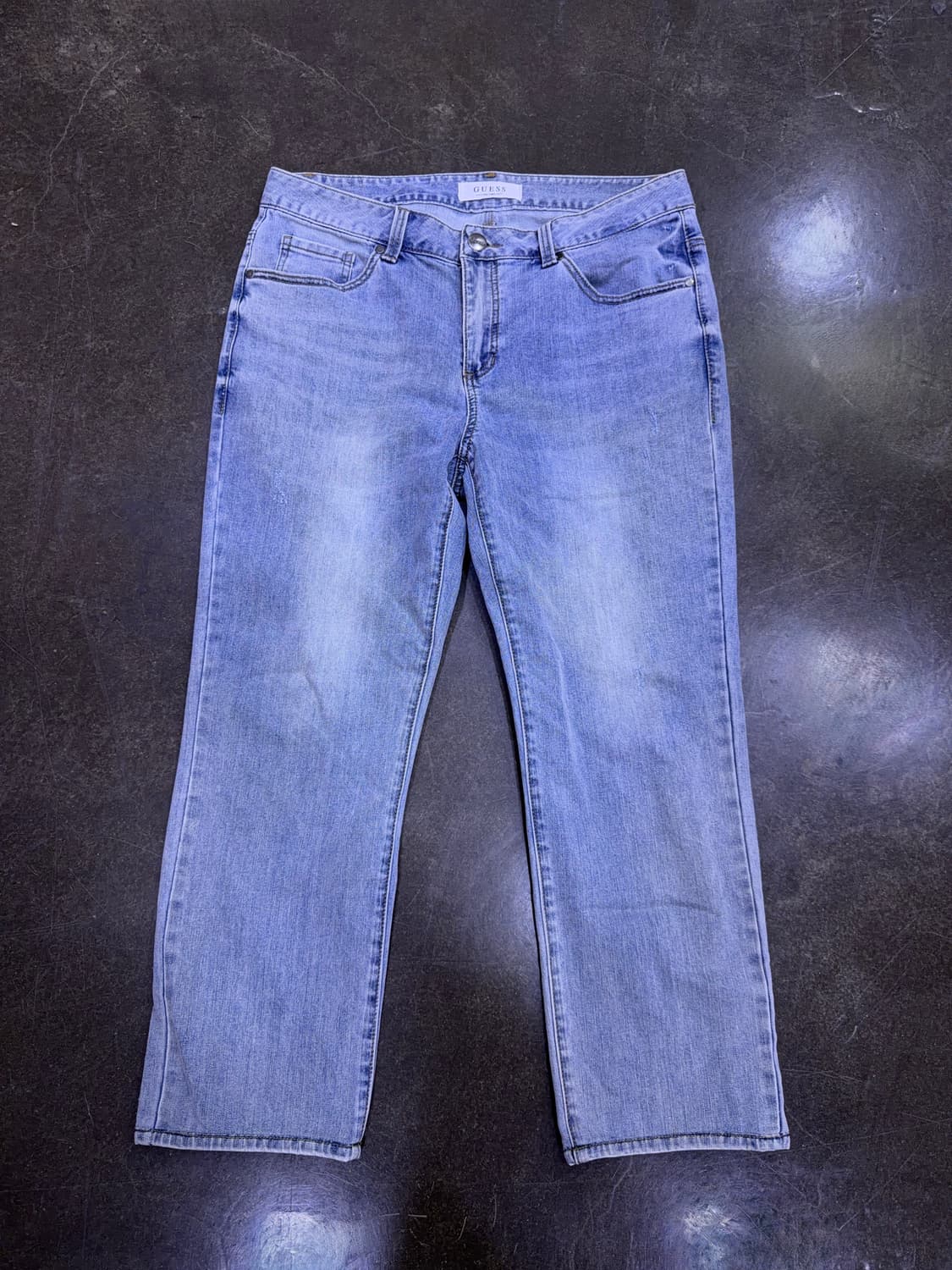 게스 빈티지 데미지 라이트 워싱 스트레이트핏 데님팬츠 33 상품이미지1