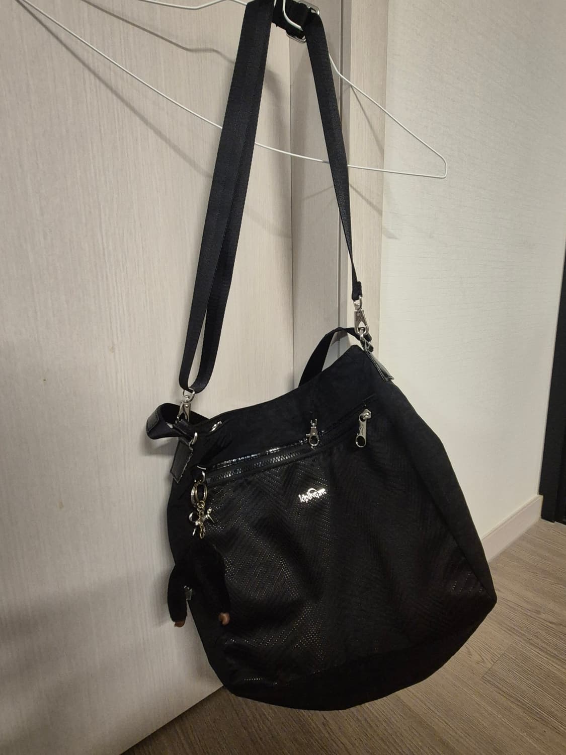 키플링 블랙 숄더 상품이미지1