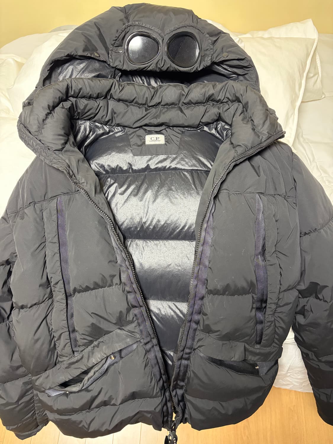 Cp컴퍼니 나일론 고글 패딩 100 상품이미지2