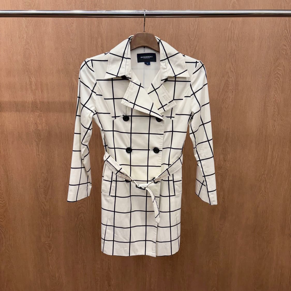 버버리 런던 트렌치 코트 더블브레스트 노치드 라펠 체크 디테일 화이트 상품이미지2