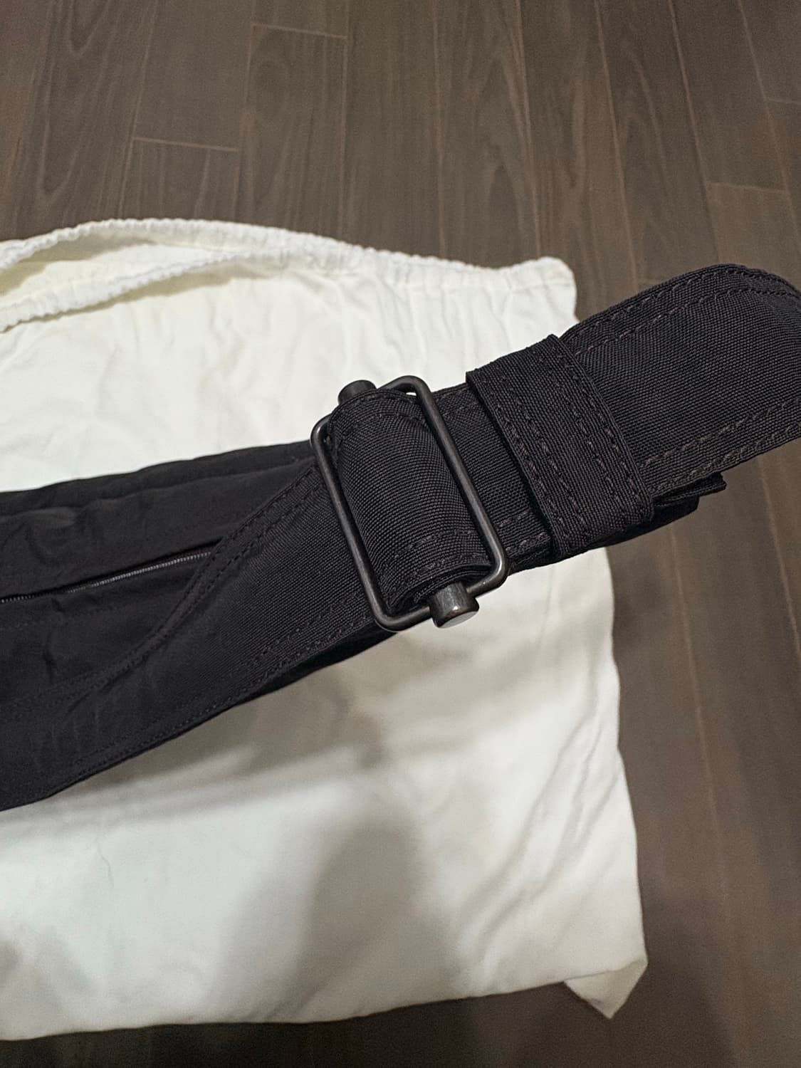 르메르 소프트 게임백 다크초콜릿 미디움 상품이미지3