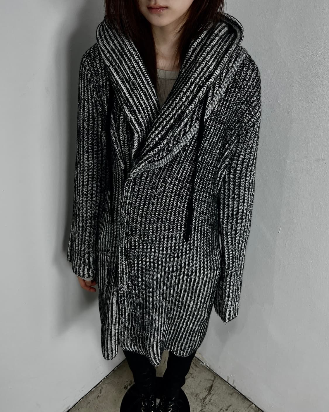 시바라이즈 (CIVARIZE) 비대칭 더블 집업 스트라이프 니트 코트 상품이미지5