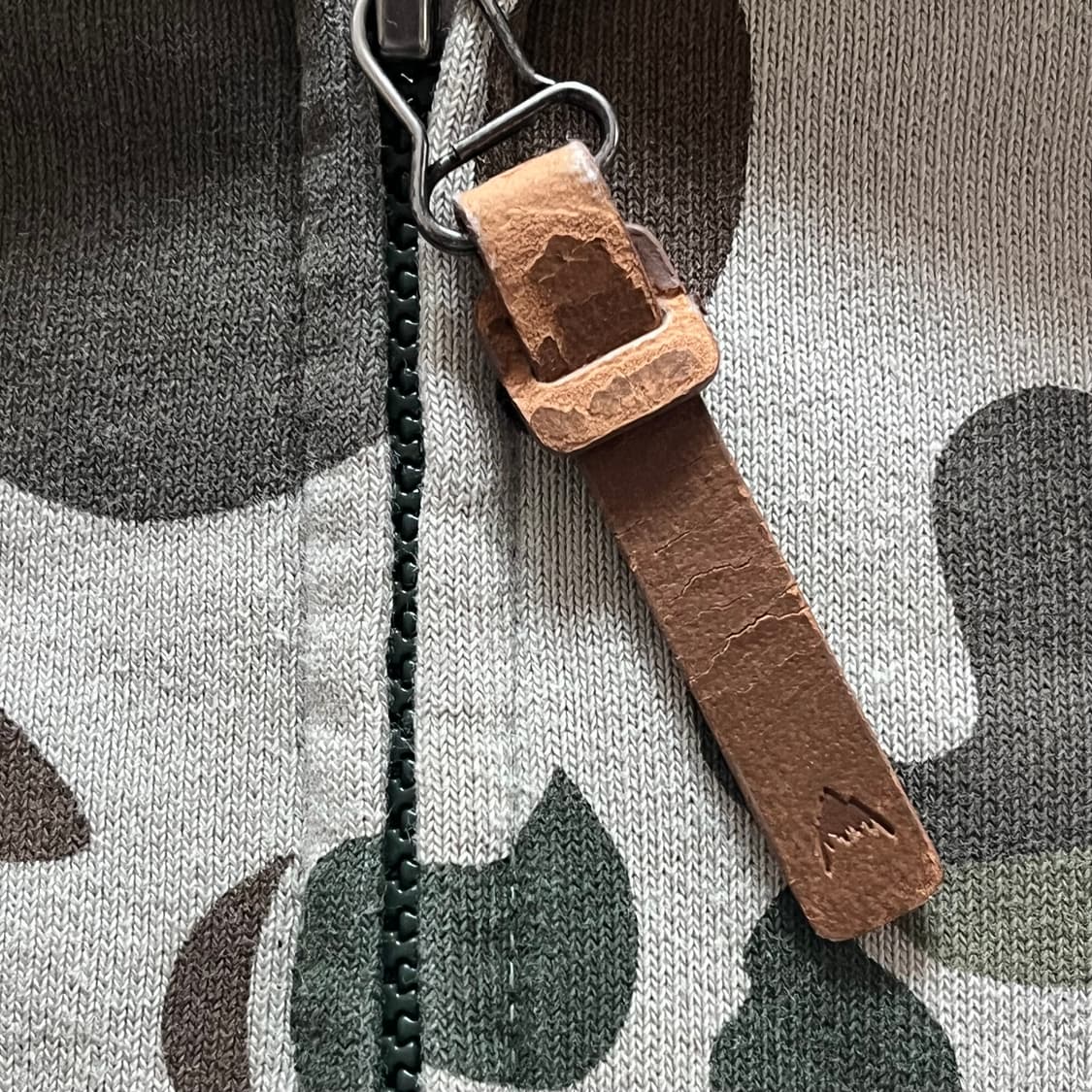 버튼 카모 패턴 후드집업 상품이미지5