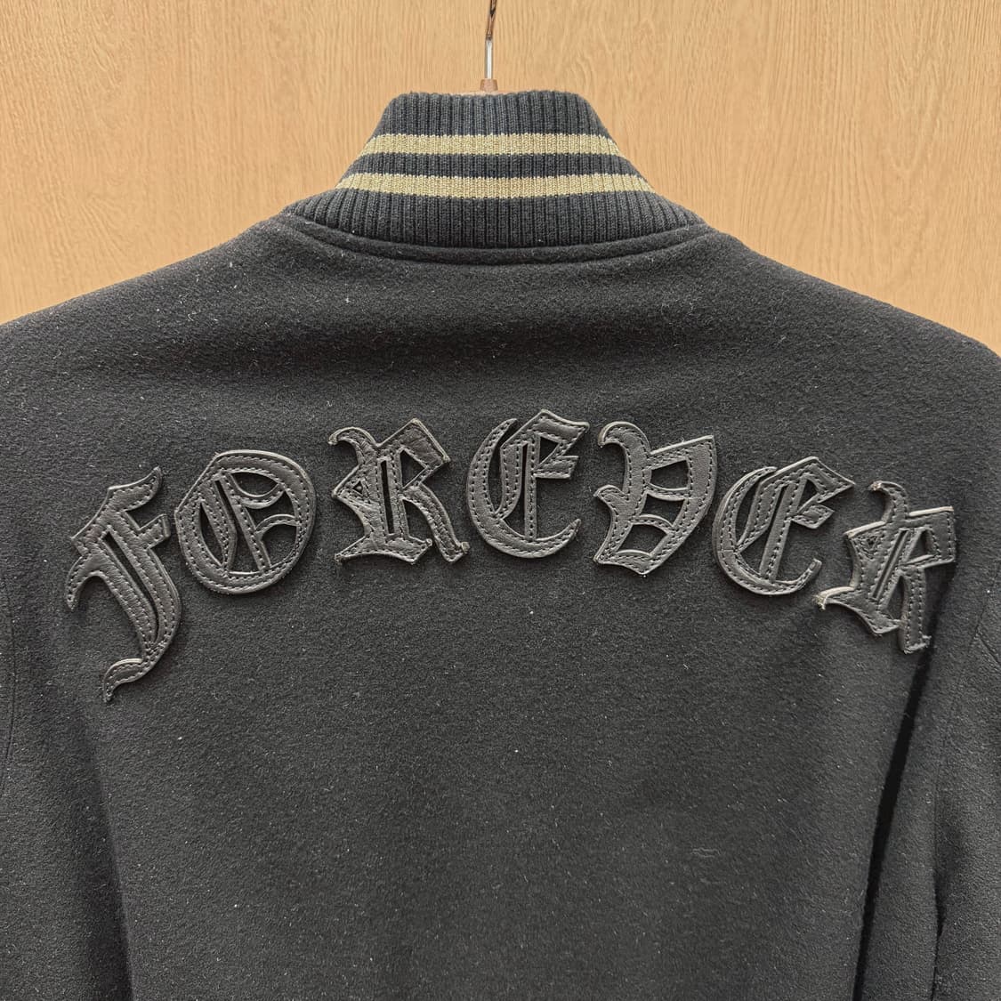 아미리 나폴레옹 자켓 브레이드 바 장식 백 레더 레터링 디테일 블랙 상품이미지6