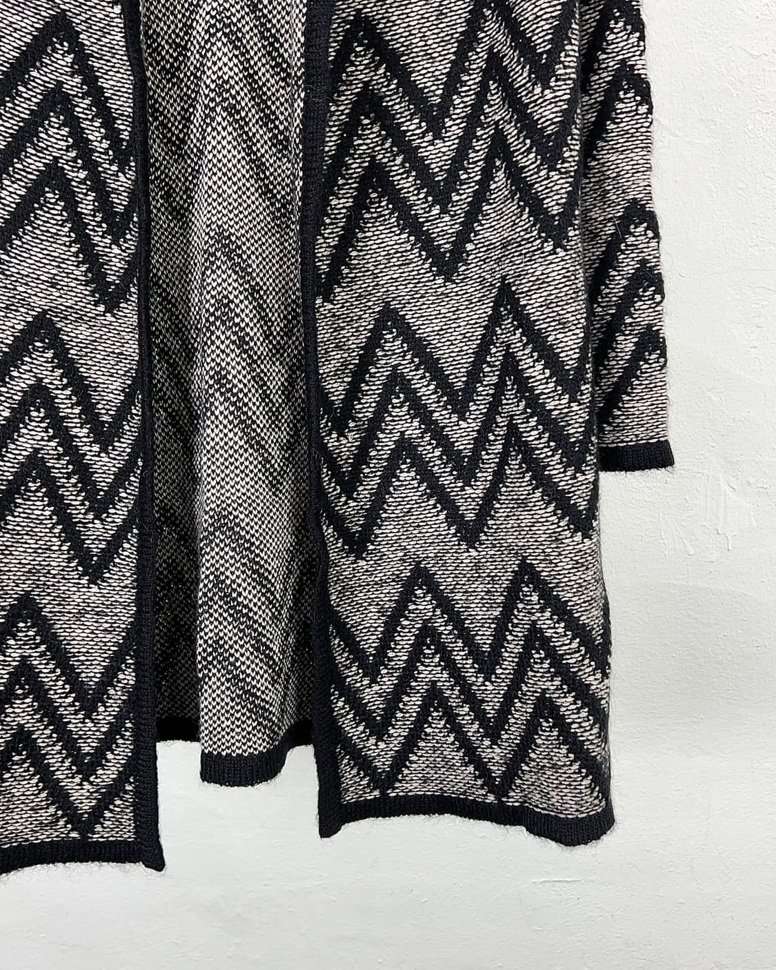 요지야마모토 블랙 믹스드 쉐브론 케이프 트위드 니트 가디건  상품이미지5