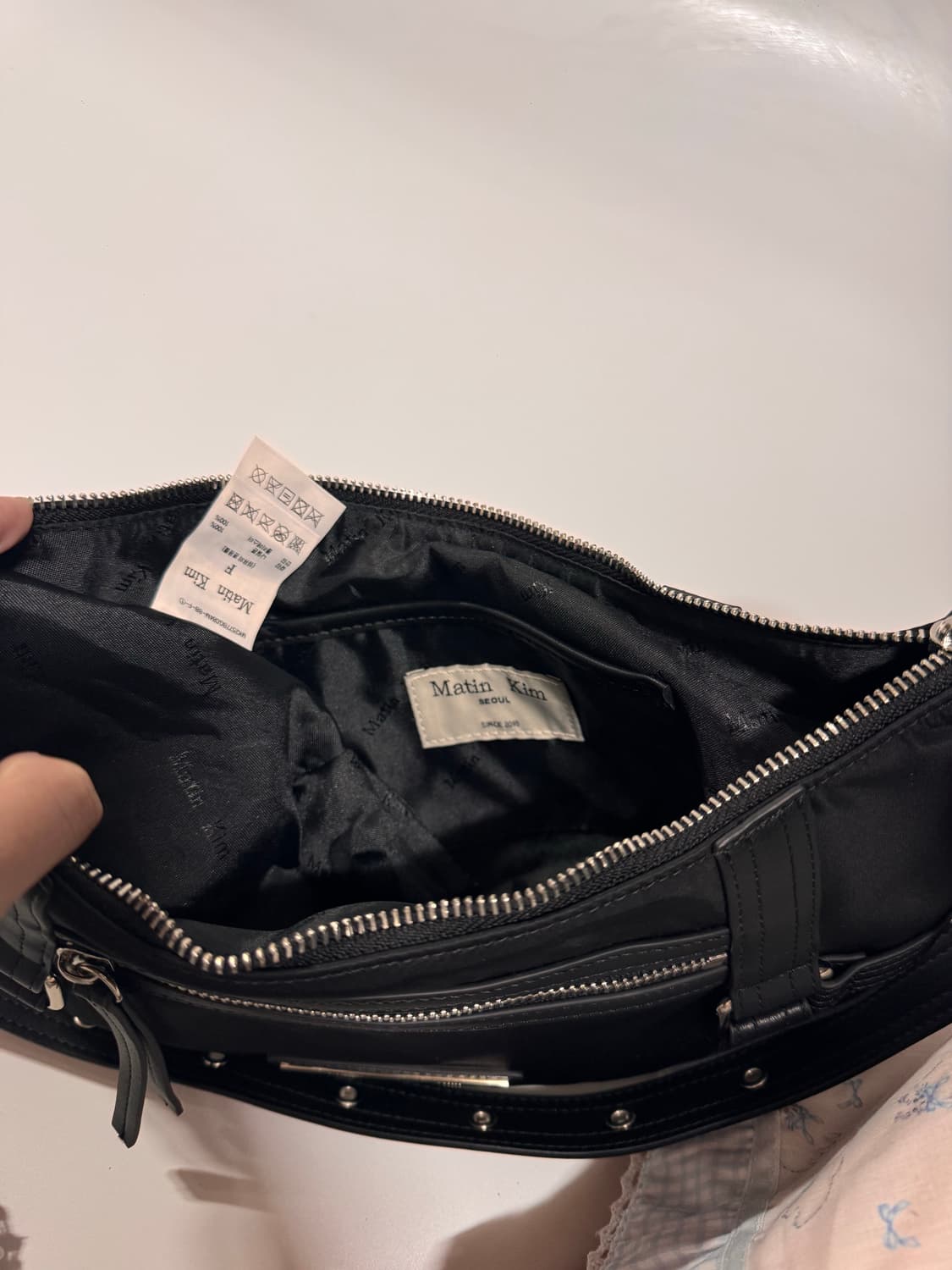 마뗑킴 블랙 라운드 숄더백 상품이미지2