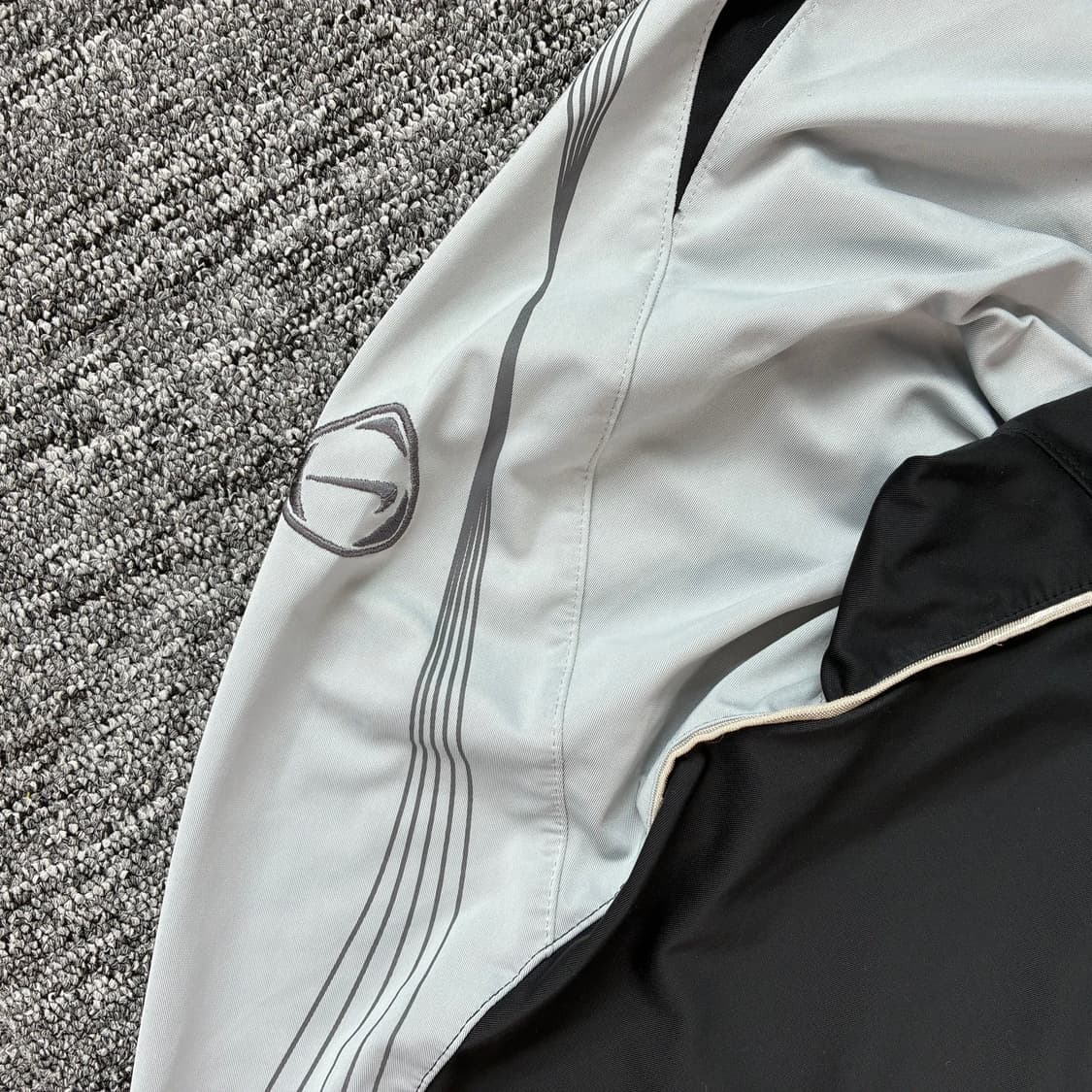 나이키 00s 토탈 90 블랙 그레이 바람막이 XL 상품이미지7
