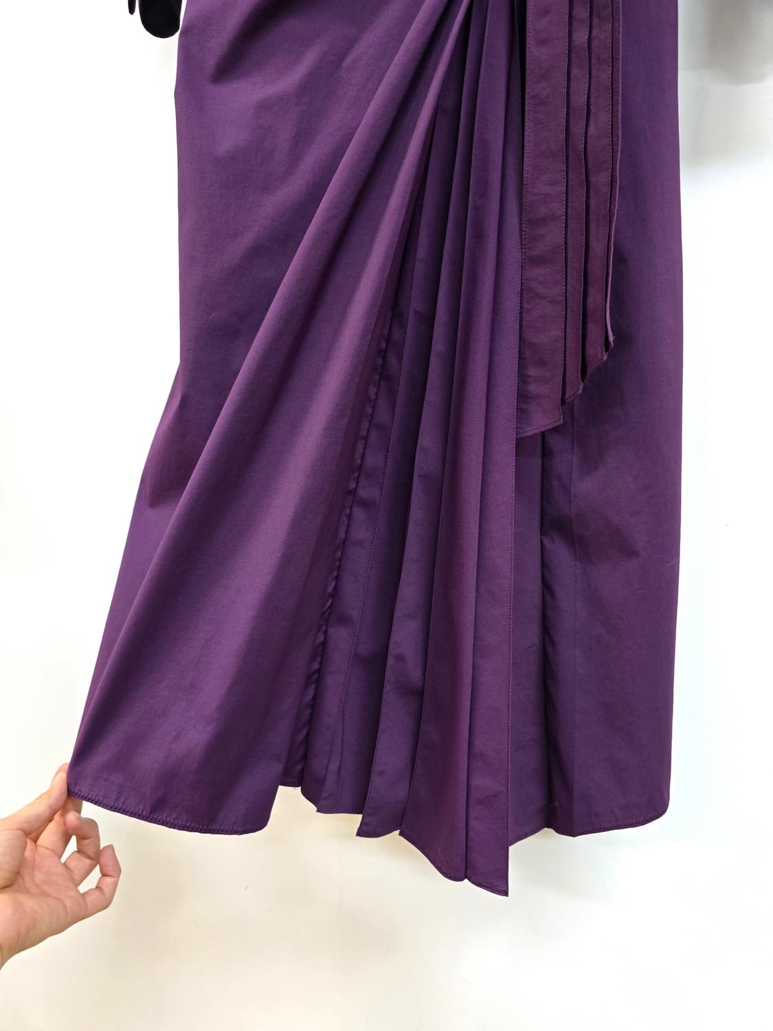 한섬 마인 진주벨티드 드레이프 플리츠 원피스 상품이미지6