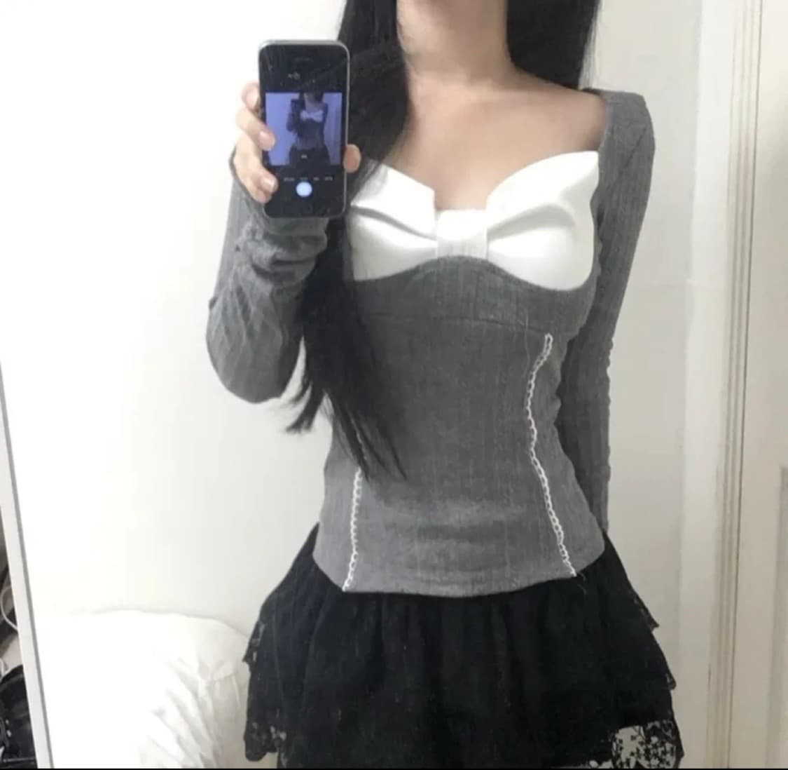 리본 그레이 레이스 긴팔티 상품이미지1