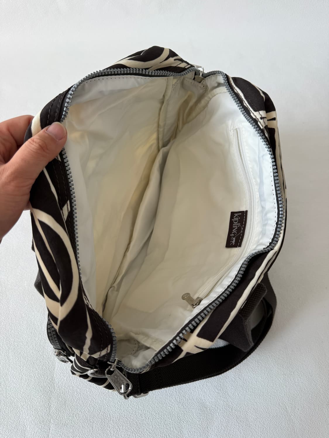 키플링(Kipling) 크로스 토트백(파우치 포함) 상품이미지8