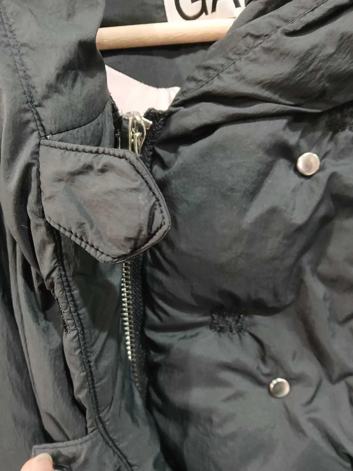 정품 백화점택 GANNI 블랙 나일론푸퍼숏패딩 36사이즈 상품이미지4