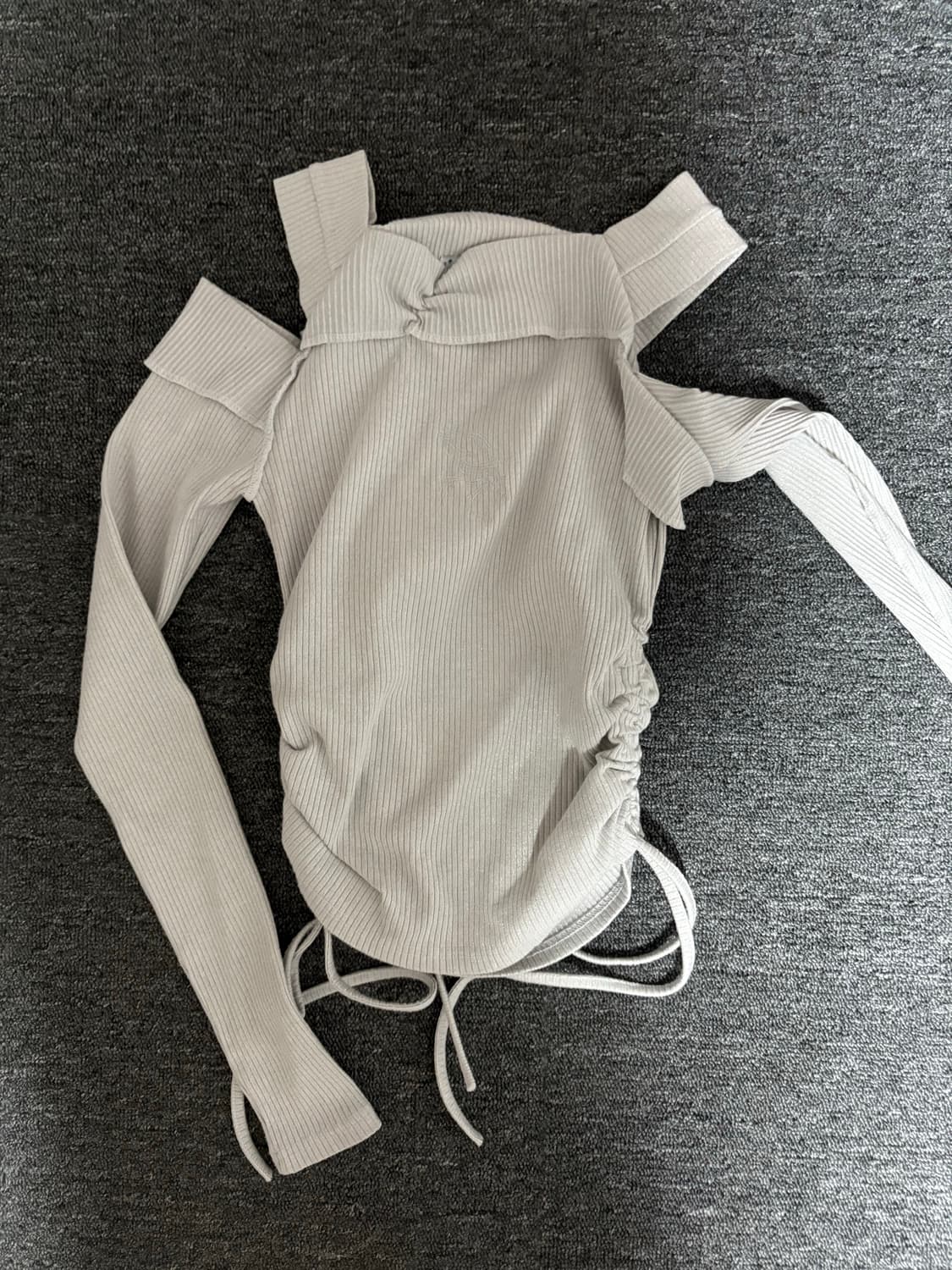 메조쿤스트 오프숄더 긴팔 상품이미지1