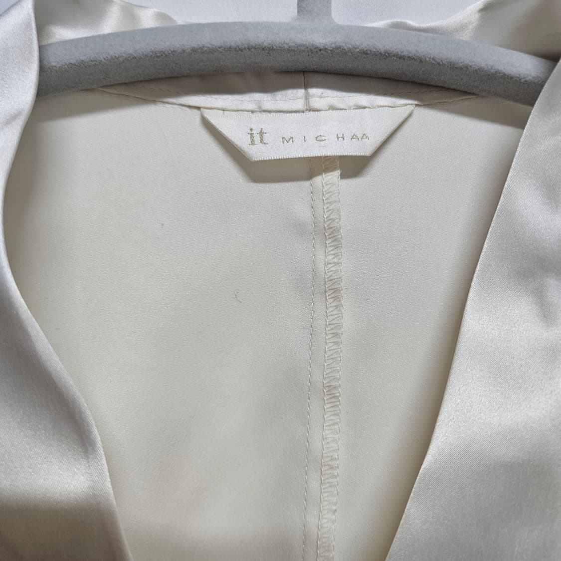 잇미샤 새틴 블라우스 44 상품이미지3