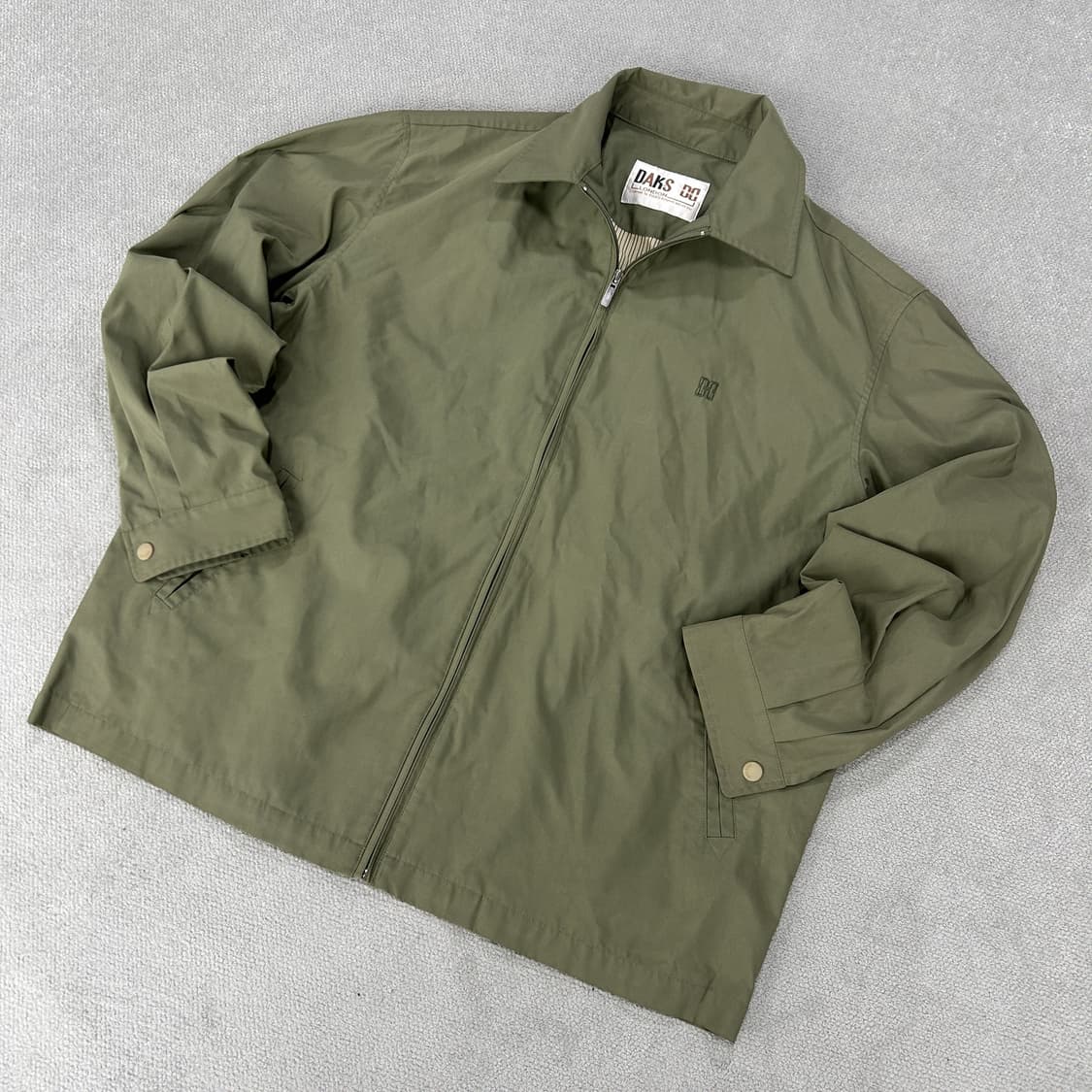 닥스 DAKS 카키색 바람막이 L 상품이미지1