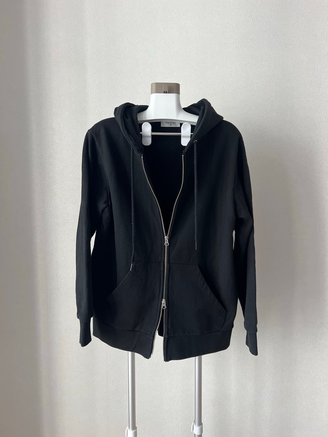 로맨틱파이어리츠 / 블랙 집업 / 이중지퍼 / M 상품이미지1