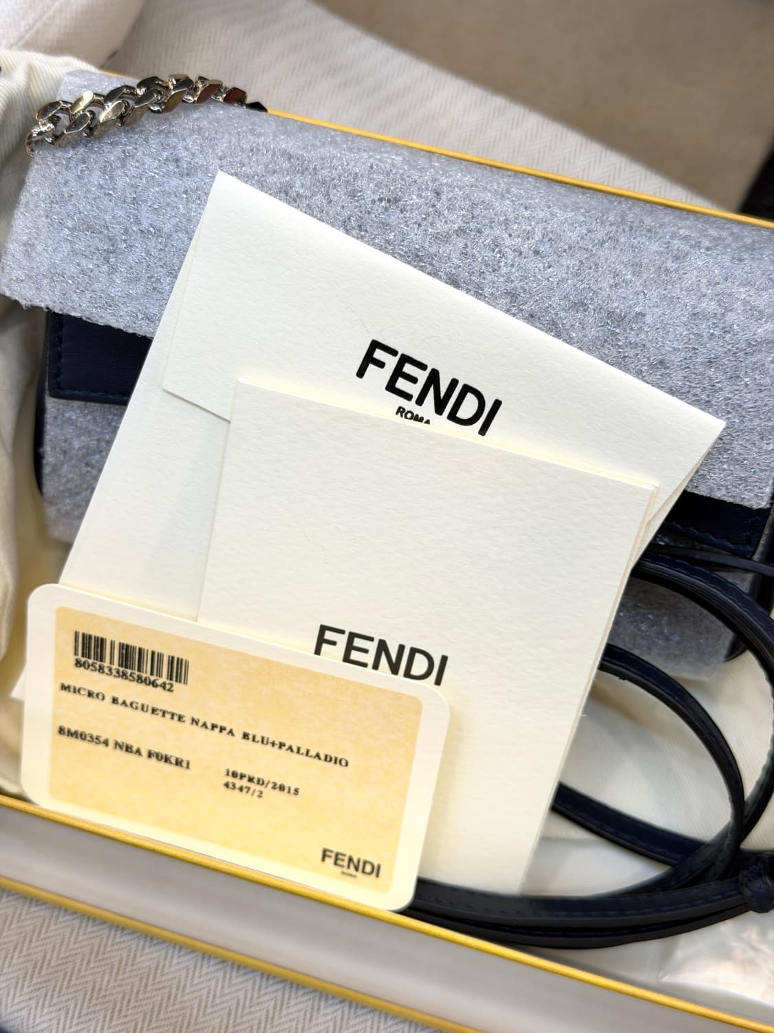 펜디 마이크로 바게트 나파 레더 체인 크로스백 상품이미지7