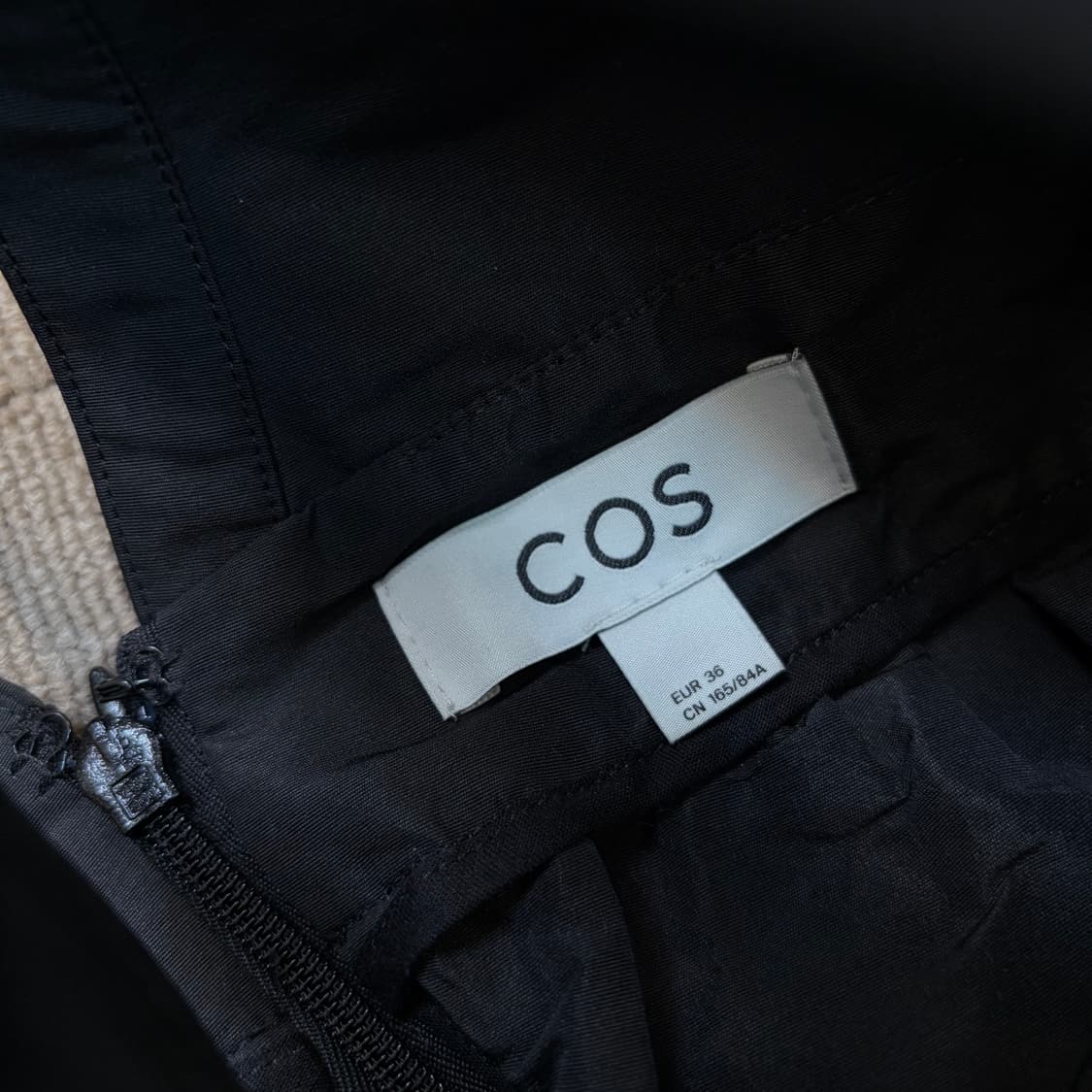 cos 딥 브이넥 원피스 36 상품이미지3