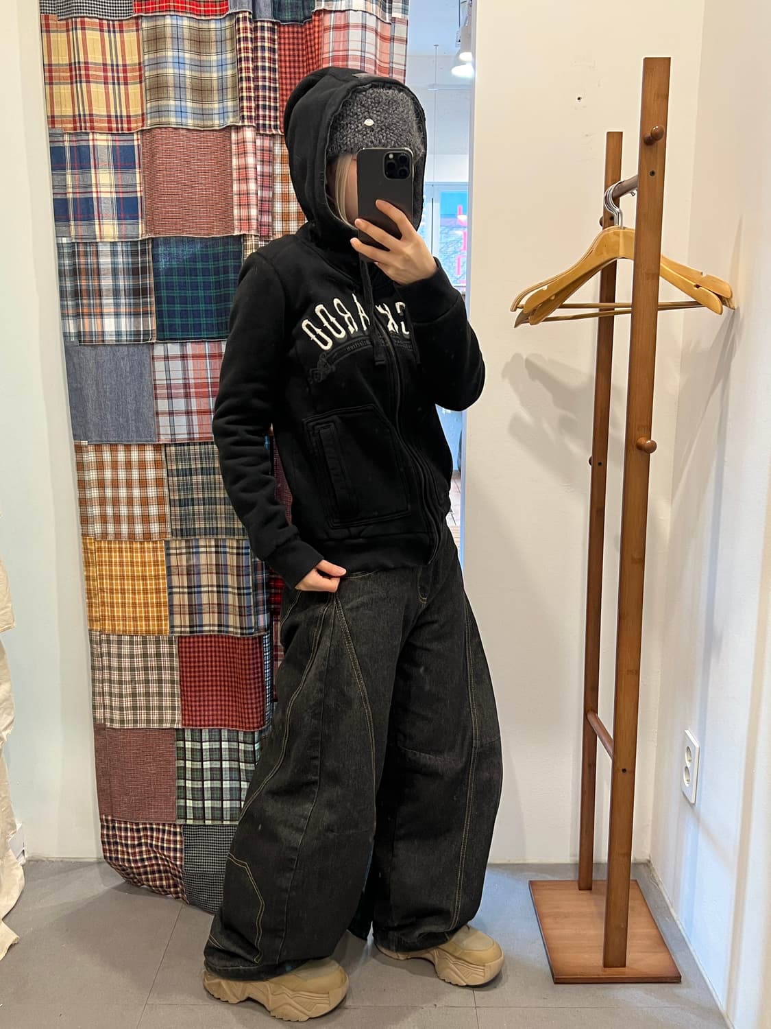 버카루 블랙 패치 후드집업 상품이미지4