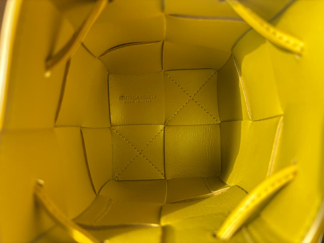 보테가베네트 카세트 미니 버킷백 상품이미지5