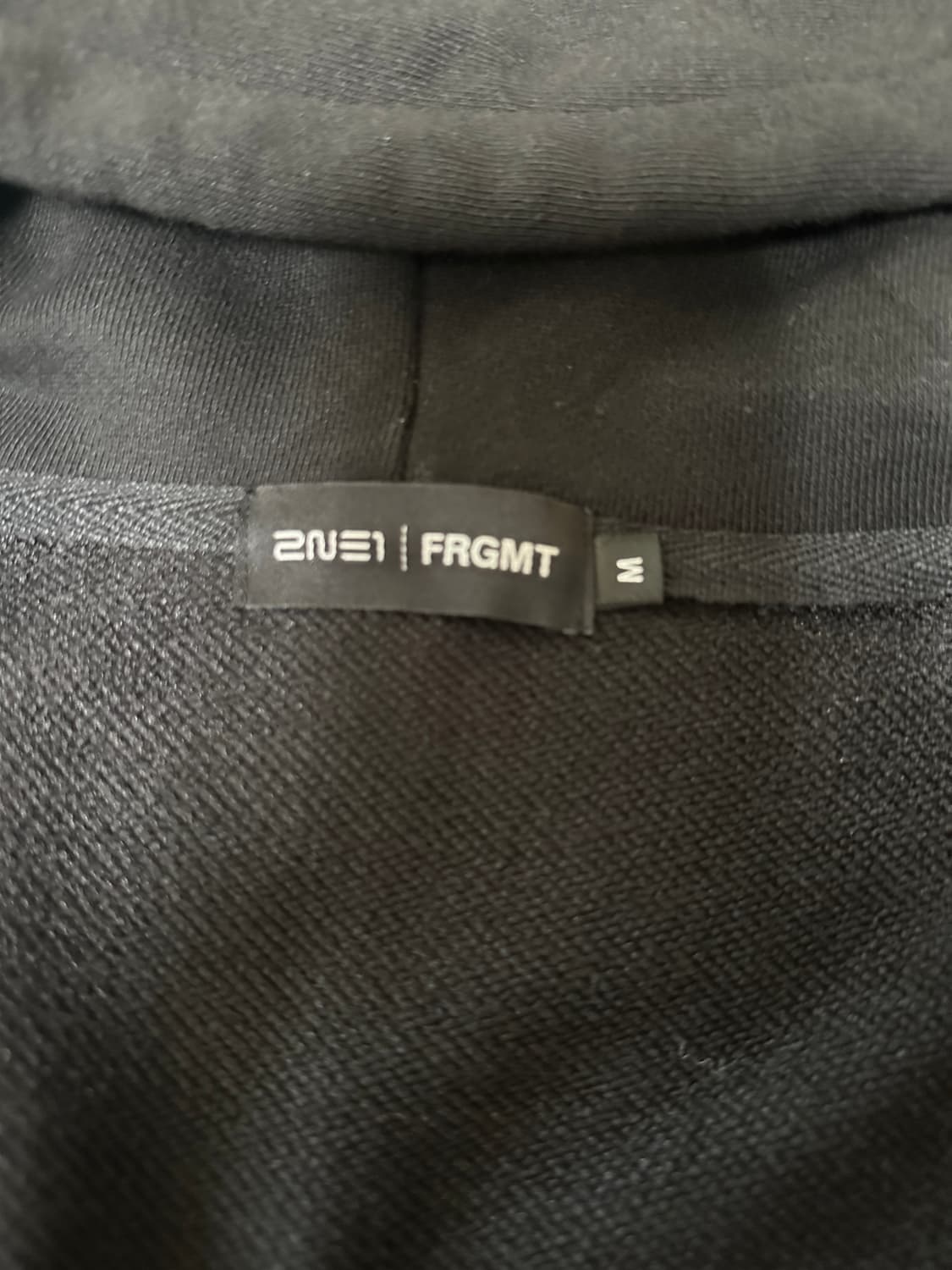 2NE1 x FRGMT 후드 집업 상품이미지3