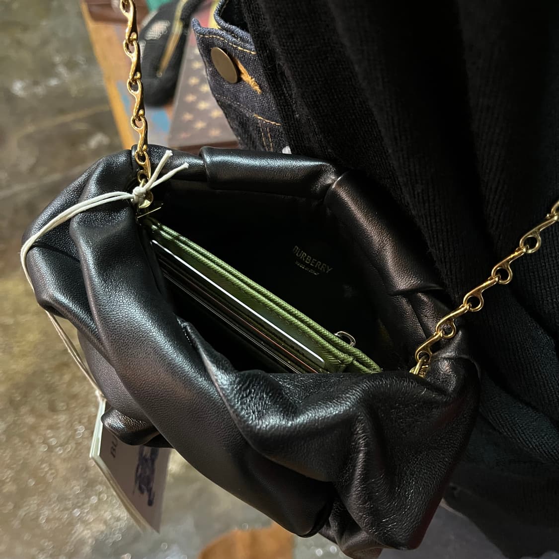 버버리 로즈 체인 클러치 백 상품이미지8