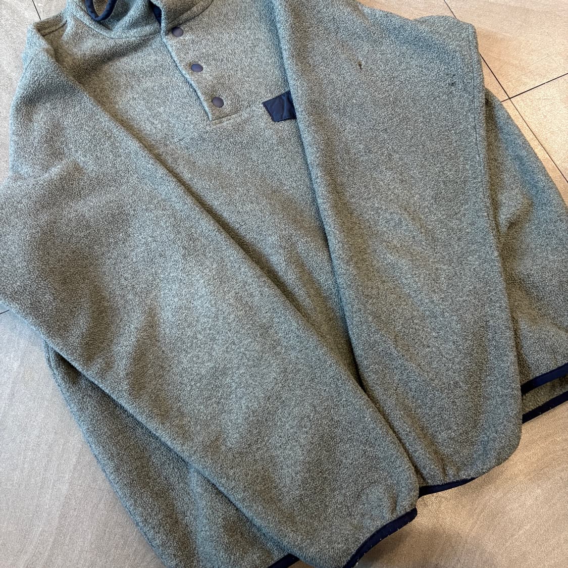 파타고니아 정품 신칠라 그레이 니켈 스냅티  상품이미지7